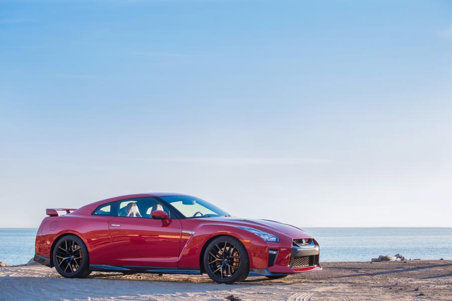  Nissan GT-R 2016 года  (US) (фото 5 из 57)